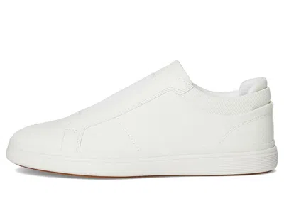 Aldo Aros In White