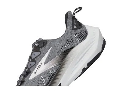 Brooks Ghost Trail In Gray