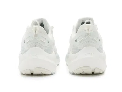 Brooks Ghost Trail In White