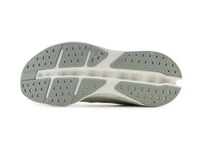 On Cloudsurfer Max In Multi