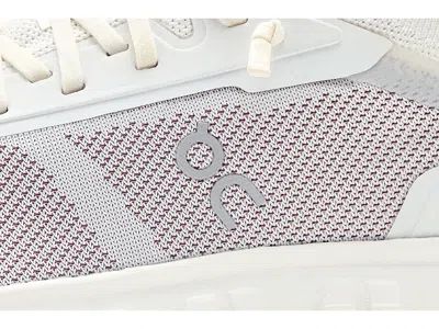 On Cloud 6 Versa Sneaker In Purple
