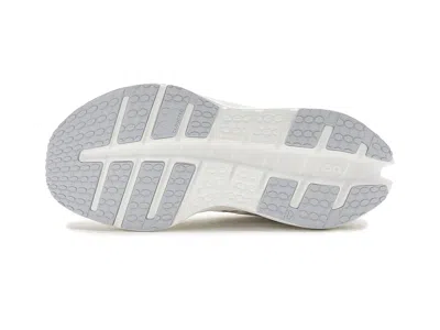 On Cloudrunner 3 In White