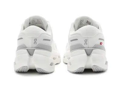 On Cloudrunner 3 In White