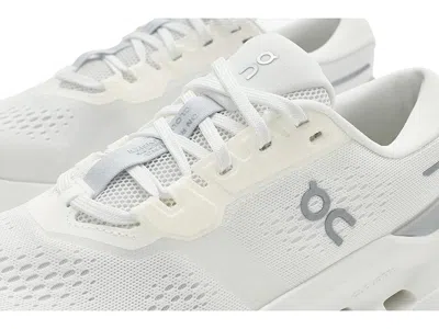 On Cloudrunner 3 In White