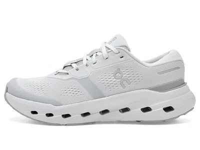 On Cloudrunner 3 In White