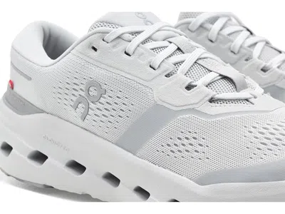 On Cloudrunner 3 In White