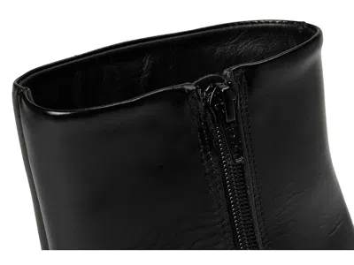 Bernardo Belfast In Black