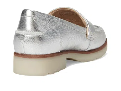 Vionic Cleo Loafer In Silver