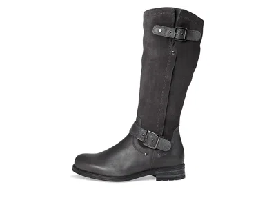 Eric Michael Helena In Gray