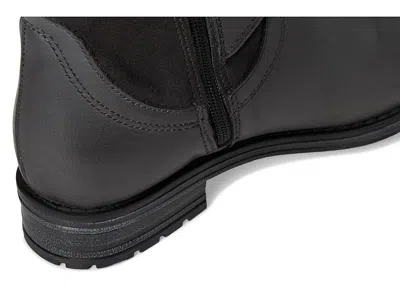 Eric Michael Helena In Gray