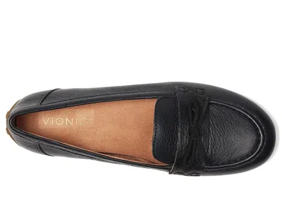 Vionic Taryn Driver Shoes In Black