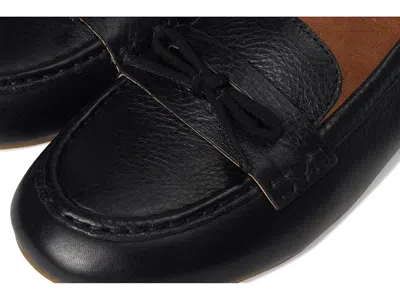 Vionic Taryn Driver Shoes In Black