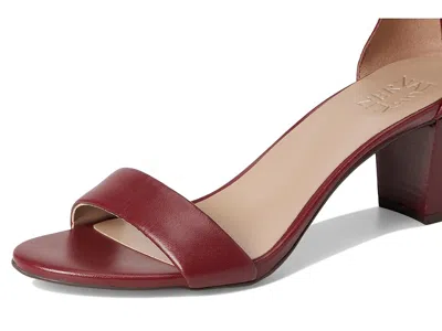 Naturalizer Wide Width Vera Sandal In Burgundy