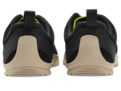 Keen Jasper In Black