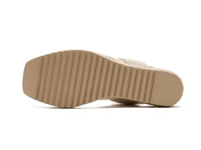 La Canadienne Rowena In White