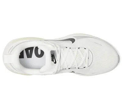 Nike Vomero 18 Running Shoe In Multi