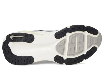 Nike Vomero 18 Running Shoe In Multi