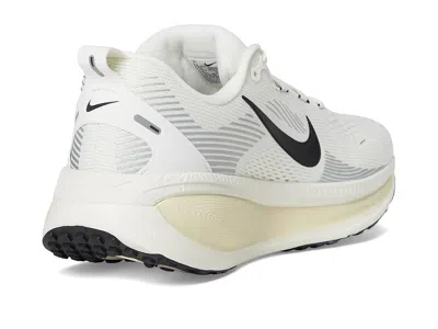Nike Vomero 18 Running Shoe In Multi