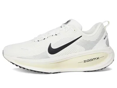 Nike Vomero 18 Running Shoe In Multi