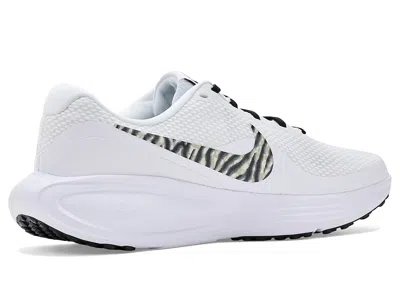 Nike Revolution 8 In White