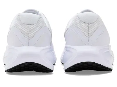 Nike Revolution 8 In White