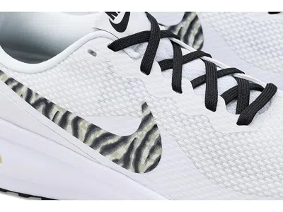 Nike Revolution 8 In White