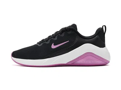 Nike Bella 7