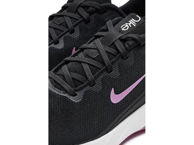 Nike Bella 7