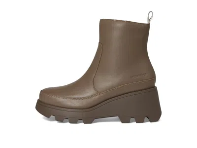 Cougar Villa In Brown