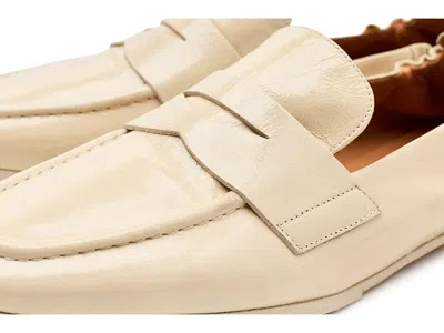 La Canadienne Kitson Crushed Leather Loafer In Neutral