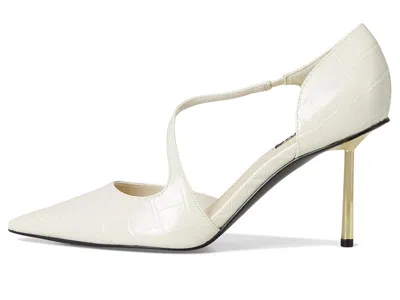 Nine West Dolen In White