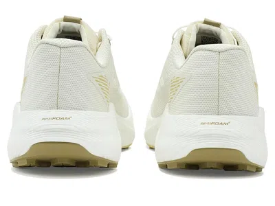 Salomon Pulsar In White