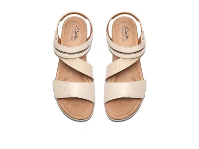 Clarks Kacha Wave In White