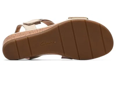 Clarks Kacha Wave In White