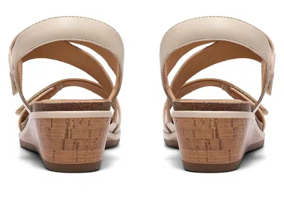 Clarks Kacha Wave In White