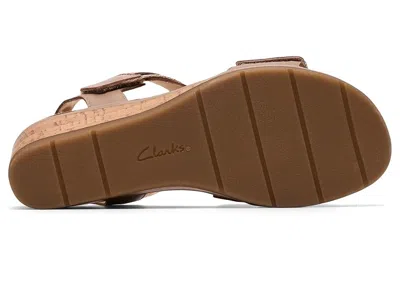 Clarks Kacha Wave Wedge Sandal In Brown