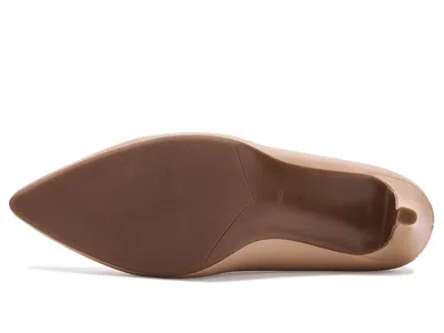 Vaneli Shari High In Neutral