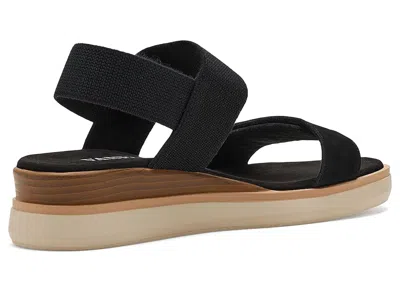 Vaneli Huda In Black