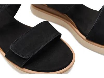 Vaneli Huda In Black