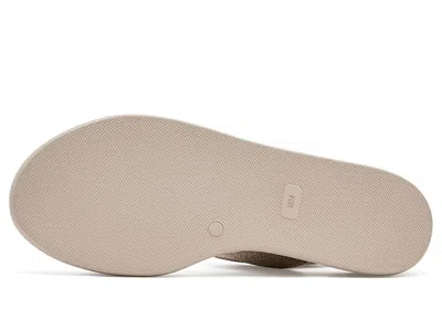 Vaneli Huda In Neutral