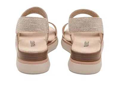 Vaneli Huda In Neutral