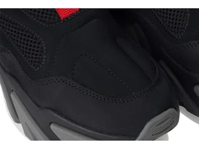 Hunter Darisa In Black