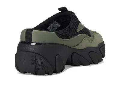 Hunter Darisa In Green