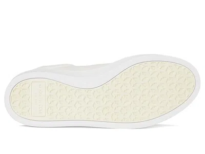 Kenneth Cole Nicco In White