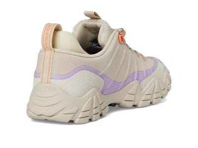 Hunter Sara In Neutral