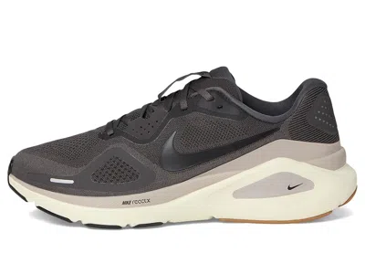 Nike Structure 26 Running Shoe In Black