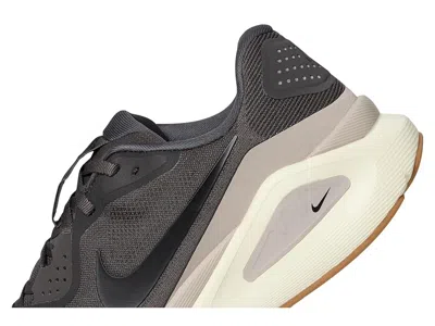Nike Structure 26 Running Shoe In Black