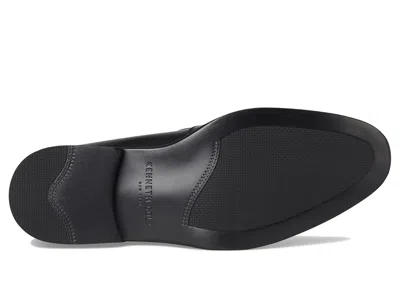 Kenneth Cole Armand In Black