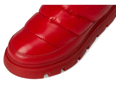 Hunter Maribels In Red