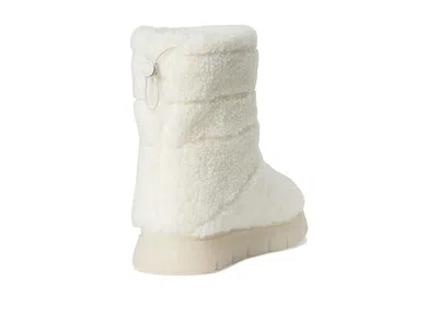 Hunter Maran In White